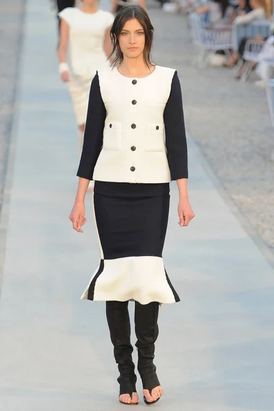 Look 37